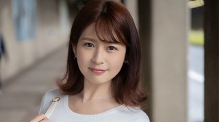 Maina Itoi | Celebrity Club Mai Wife